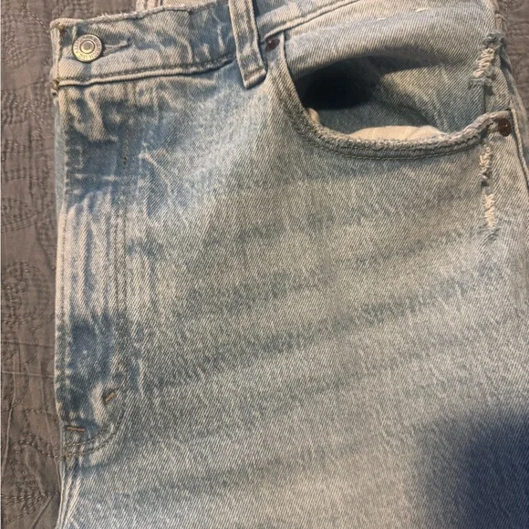 Abercrombie , like new Ultra High Rise 90s Straight Jean- 31 XL - Picture 7 of 8